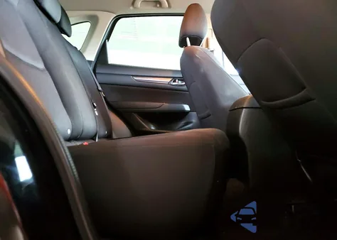 2022 Mazda Cx-5 z USA, uszkodzony, nr VIN JM3KFBAM3N0580878